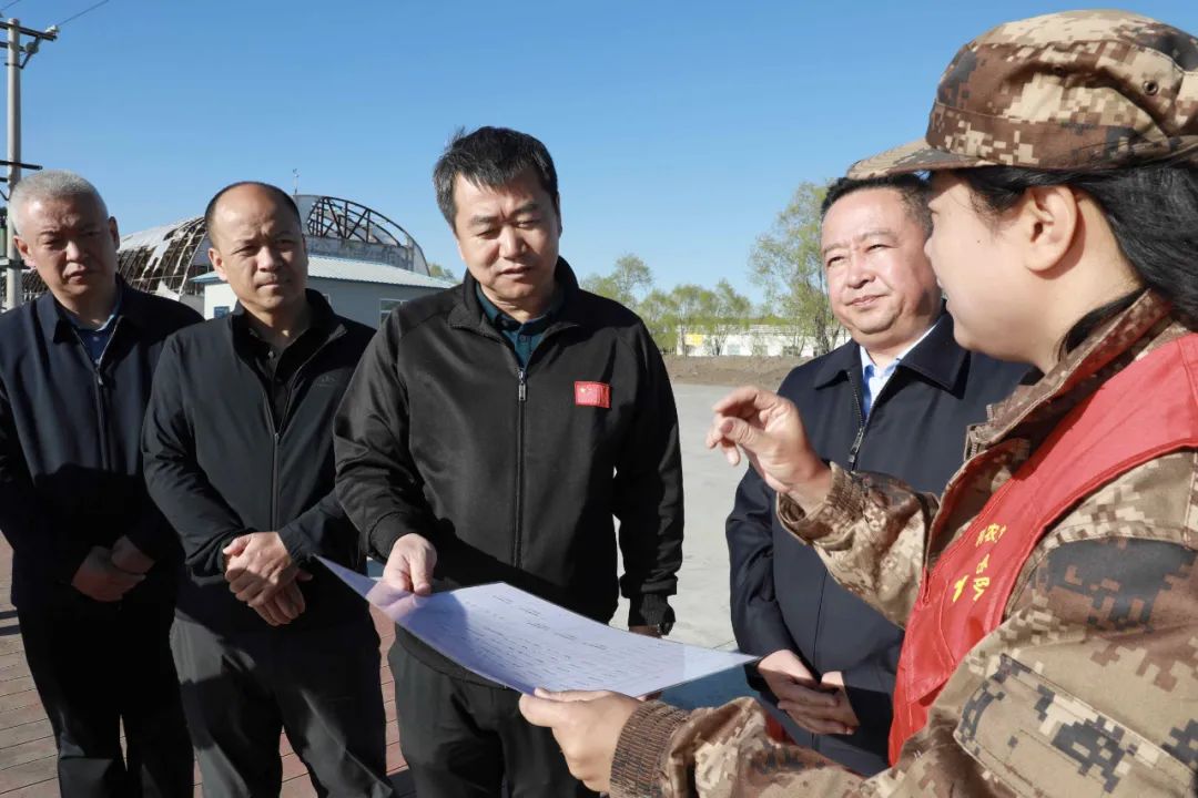 何佳调研指导当前农业农村重点工作